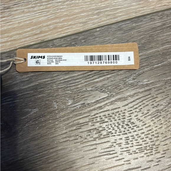 Skims Kim Kardashian Women’s Fits Everybody Strapless Bra 36A New with Tags - Picture 2 of 3